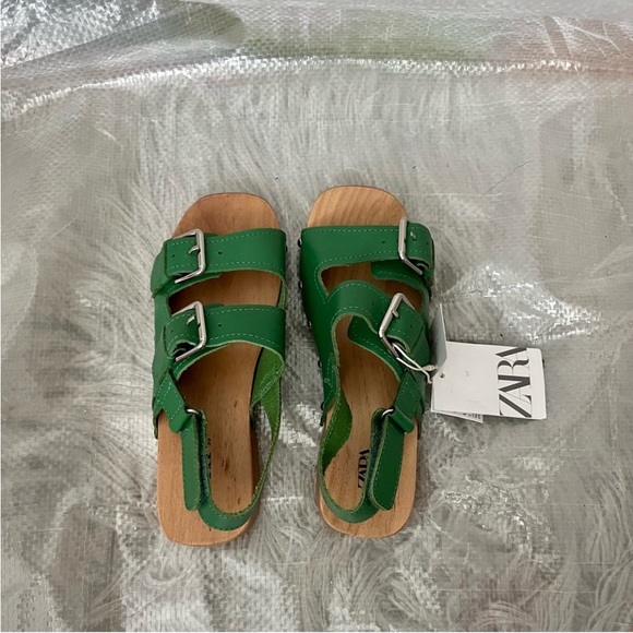 ZARA green leather and wood clogs - Picture 9 of 10